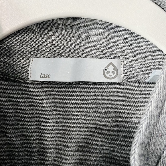 Tasc Performance Men’s Motion Vest Charcoal Heather Gray Size Small Full Zip - Picture 8 of 11